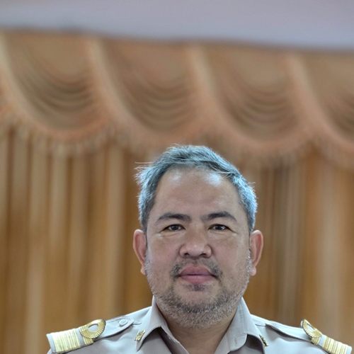 นายอภิรักษ์ คันทรง