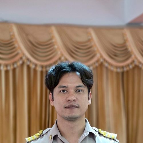 นายพีรพล ชูวัง