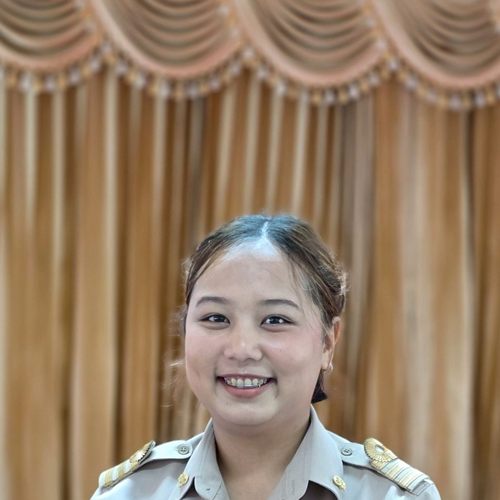 นางสาวนภัส แสงจันทร์